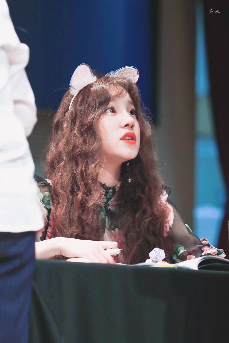CocoaConutmilk's tweet photo. 180603 강남 팬싸인회
Happy April Fools Day~ ♡🤣

#G_I_DLE #GIDLE #여자아이들 #YUQI #雨琦 #우기 https://t.co/Ob0odKiR1X
