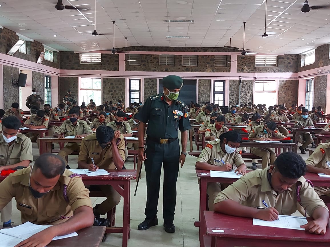 KidilamK's tweet photo. Visit of Gp Cdr Kottayam to B Certificate written exam of 17 Kerala Bn NCC
#DGNCC
#NCCKeralalakshwadeepDte https://t.co/OTpBmfccKb
