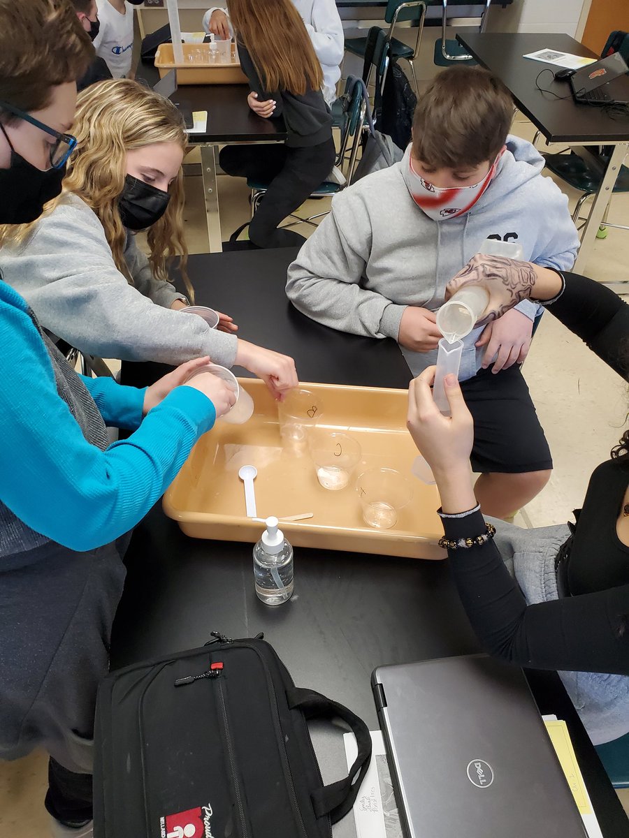 MsHenderson_RMS's tweet photo. 7th grade scientists learn how organisms require energy in order to reproduce by conducting an experiment with yeast @mps_russell https://t.co/LCjt7e6eyv