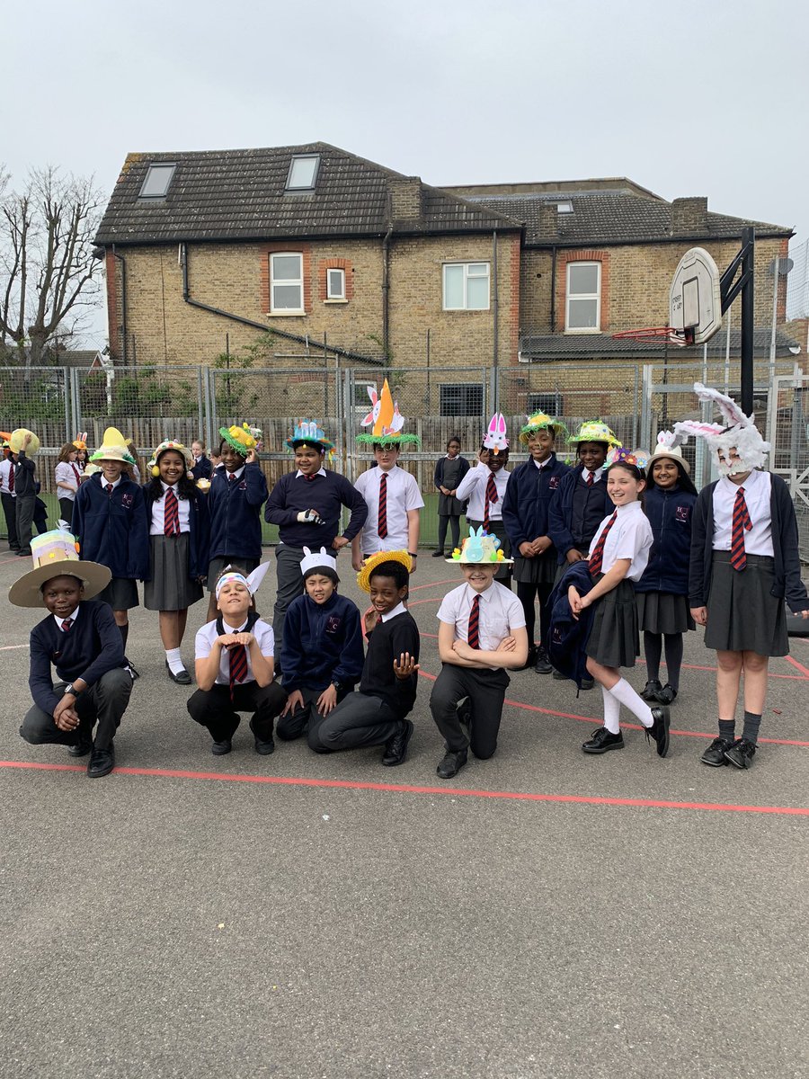 Holy Cross School tweet media