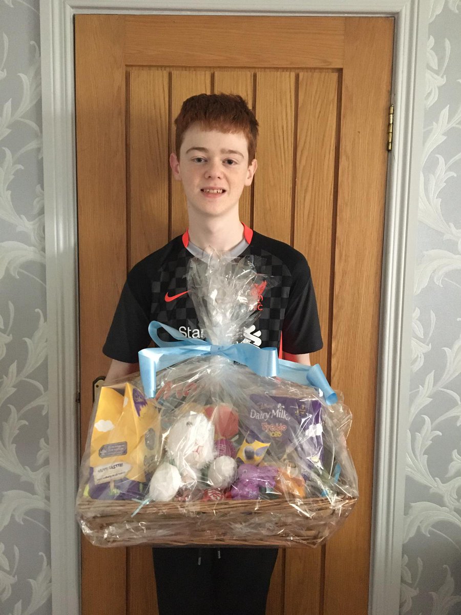 ClaireCahill2's tweet photo. One of the Easter 🐣 raffle winners with their hamper #expupil #thankyou #harrygoodwin #supportingourschool @StRonansPS1 https://t.co/Dqr2rYepB4