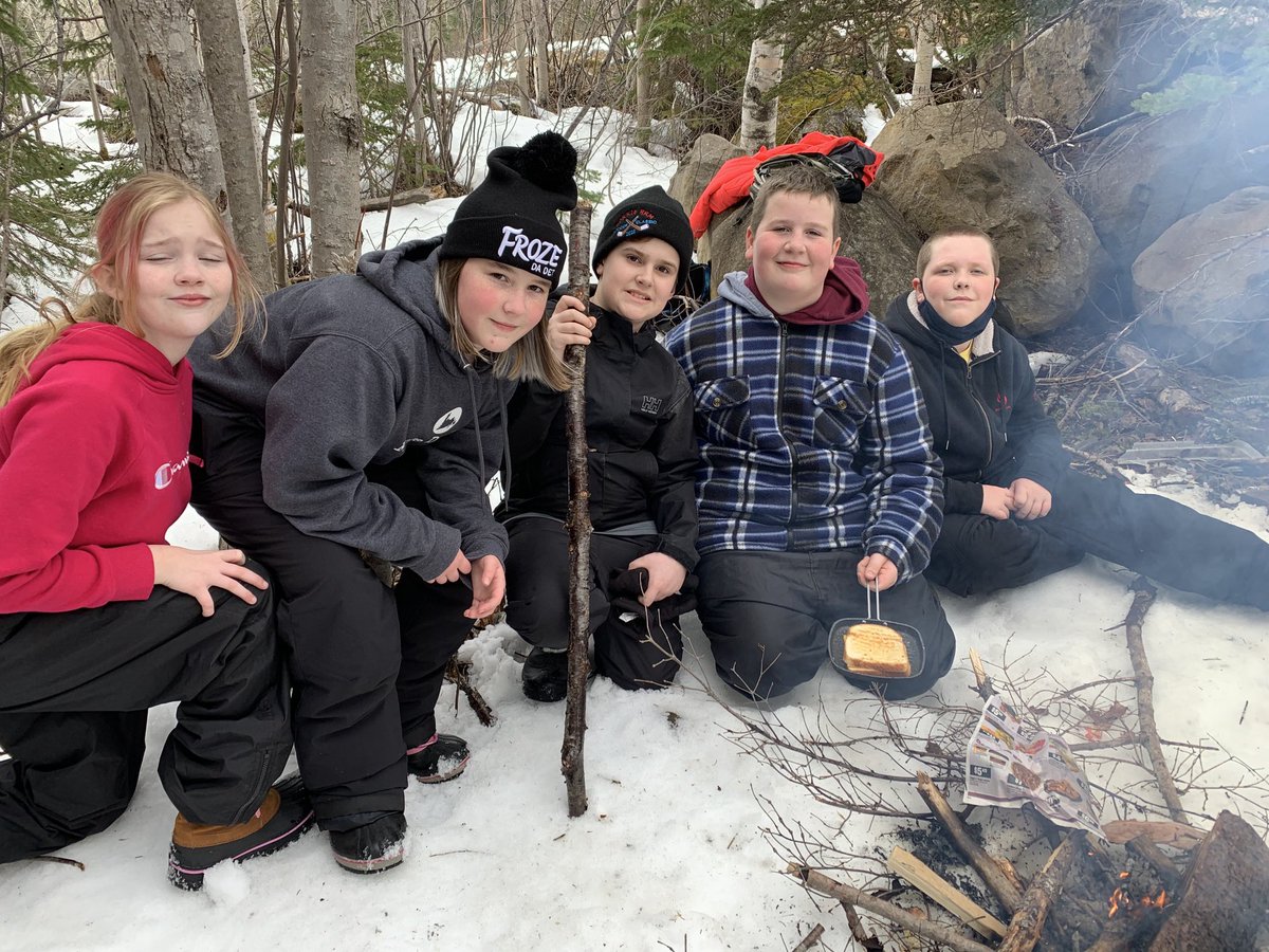 mmelegrow's tweet photo. Few pictures from our boil up. Beautiful day outdoors! 🪵🔥🌦⁦@hillviewacademy⁩ ⁦ https://t.co/cH8Uuj2VMI