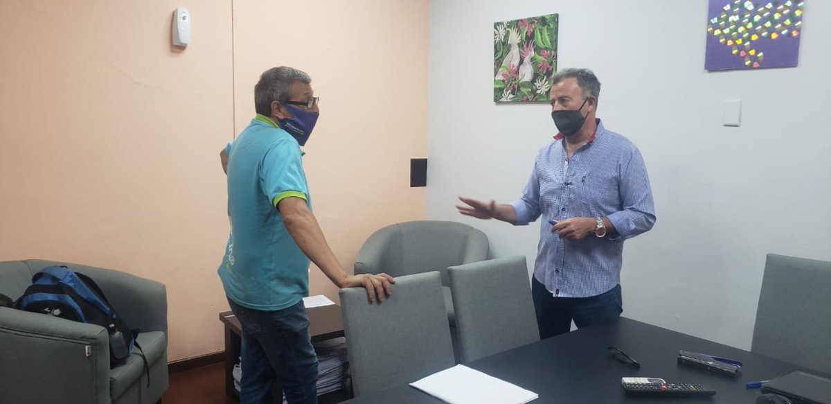 ChappelDugar's tweet photo. EL PRINCIPIO DEL FIN DE LOS ACOMODOS
La Suprema Corte de Justicia de Mendoza, hizo lugar a nuestra demanda en juicio 10919301 y obligó al Intendente a que SOLO POR CONCURSO ABIERTO O CERRADO SE PODRÁN REALIZAR LOS NOMBRAMIENTOS O ASCENSOS.
Leer: https://t.co/IhWWbvoShp https://t.co/0ta8hzaK2N