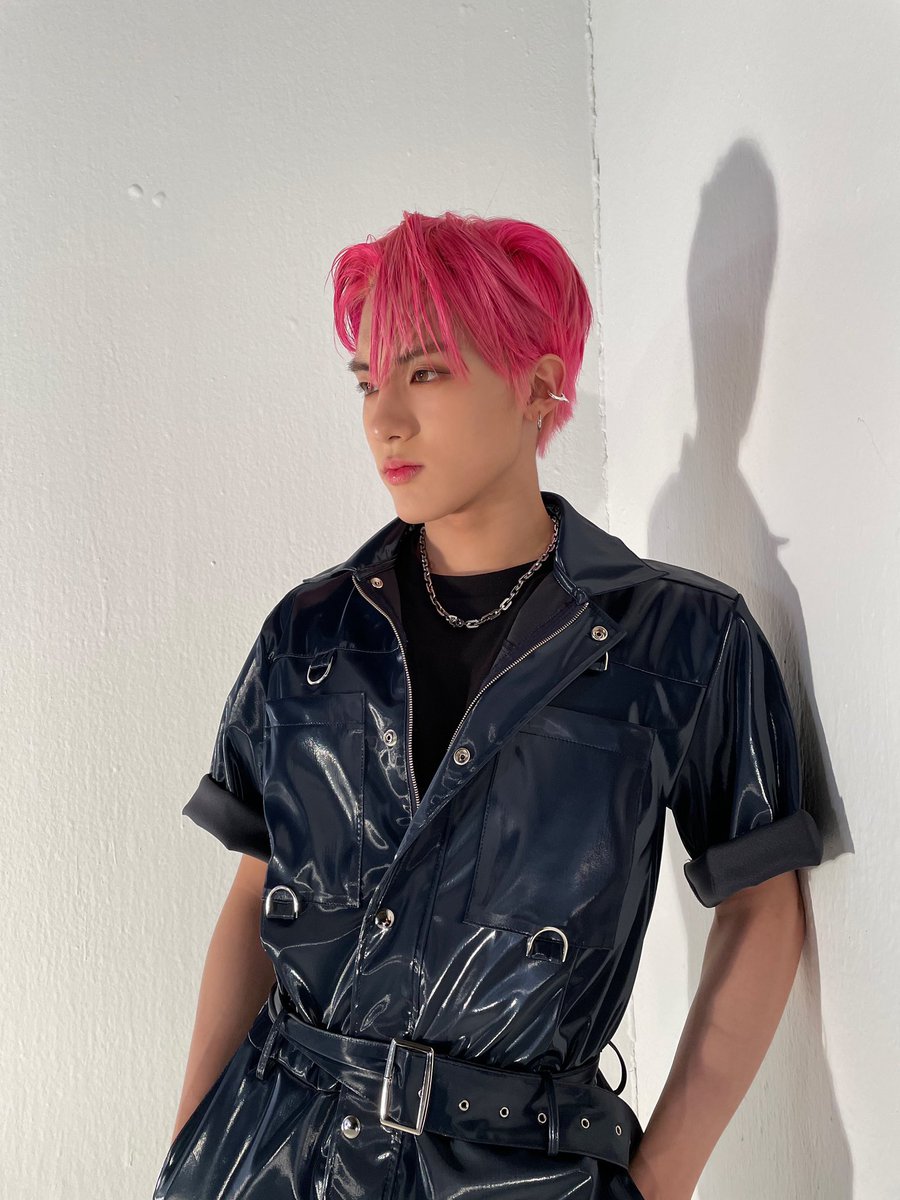 ericsohnpics's tweet photo. 7th member of EVERGLOW ? https://t.co/MjrbBRNsdi