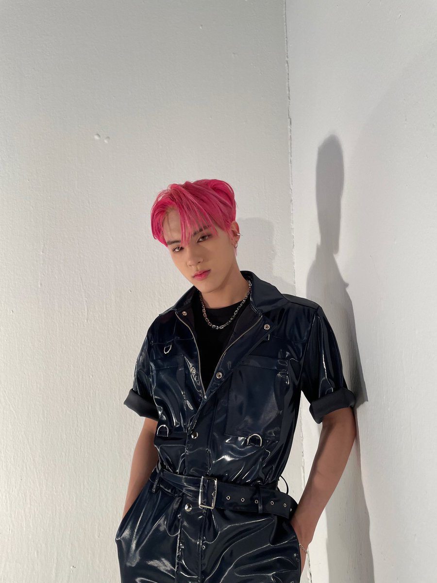 ericsohnpics's tweet photo. 7th member of EVERGLOW ? https://t.co/MjrbBRNsdi