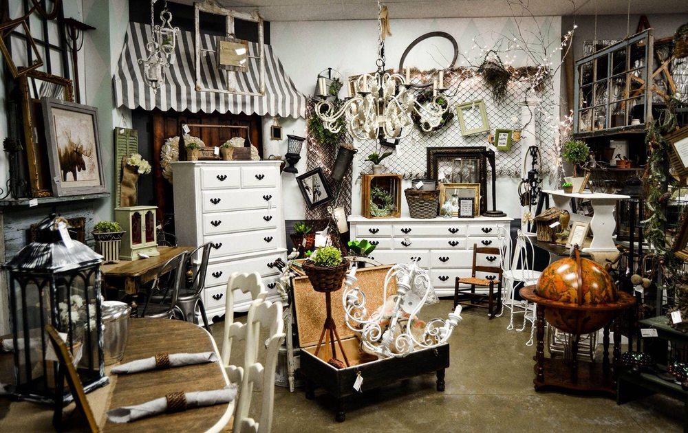 We’ve got something NEW for you coming this fall! 😉 Gifting, decorating and furnishing your space just got a bit more vintage! With up-cycled and repurposed furniture and home decor, Lazy Daisy is excited to turn your home into your sanctuary!