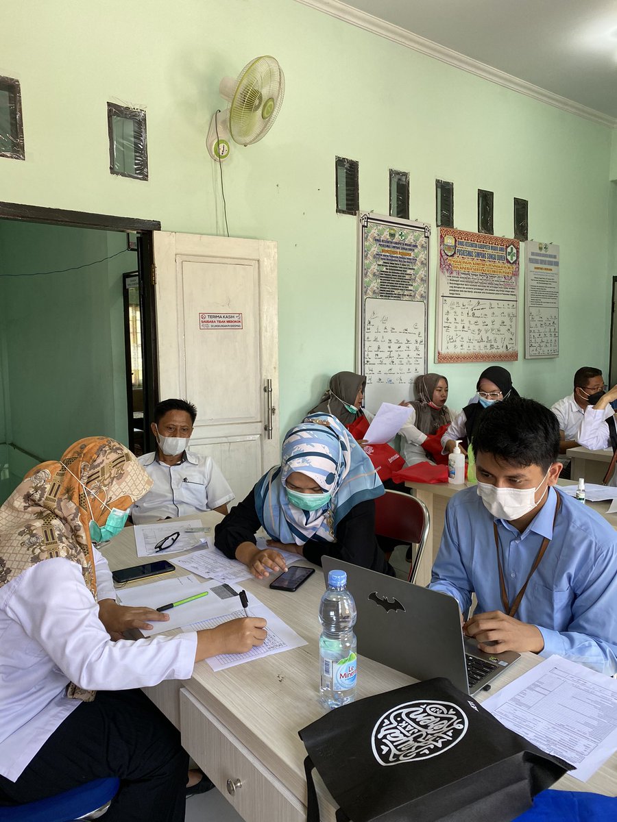 pajaksengeti's tweet photo. (Rabu, 31/03) di hari terakhir pelaporan SPT Tahunan Orang Pribadi Tim Penyuluh KP2KP memenuhi undangan Puskesmas Sungai Duren untuk mengadakan pojok pajak asistensi pelaporan SPT Tahunan di puskesmas sungai duren. 

#LaporPajakHariIni
#EfilingAja
#PajakKitaUntukKita https://t.co/4rSrAsA6Am