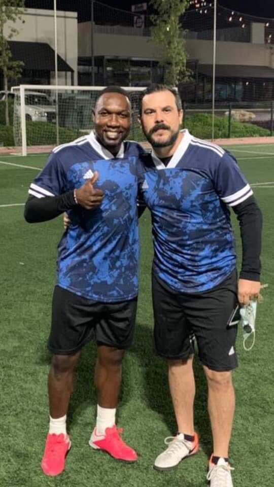 beto_hes's tweet photo. COMPARTAN PORFA. Es un amigo y no se sabe nada de él desde hace 12hrs, lo ultimó que se supo fueron audios que envió hace 12hrs diciendo que lo iban siguiendo unas camionetas. #Followmty #Monterrey #ZonaSur #mty #desaparecido #alertamonterrey
https://t.co/DiW1PkOOfT https://t.co/65eQEYFOZX