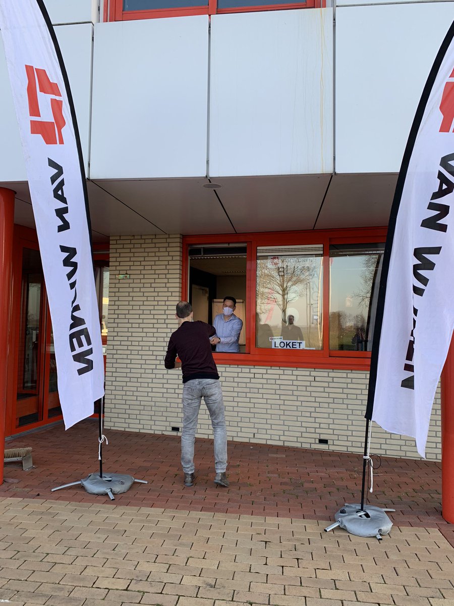 LinekeTalsma's tweet photo. Dank voor de fijne samenwerking @roelofS10S en veel succes met je nieuwe uitdaging! @VanWijnenGroep Voorlopig ben je nog wel even ‘zoet’ met ons! #Gorredijk https://t.co/LzqofUwwJb