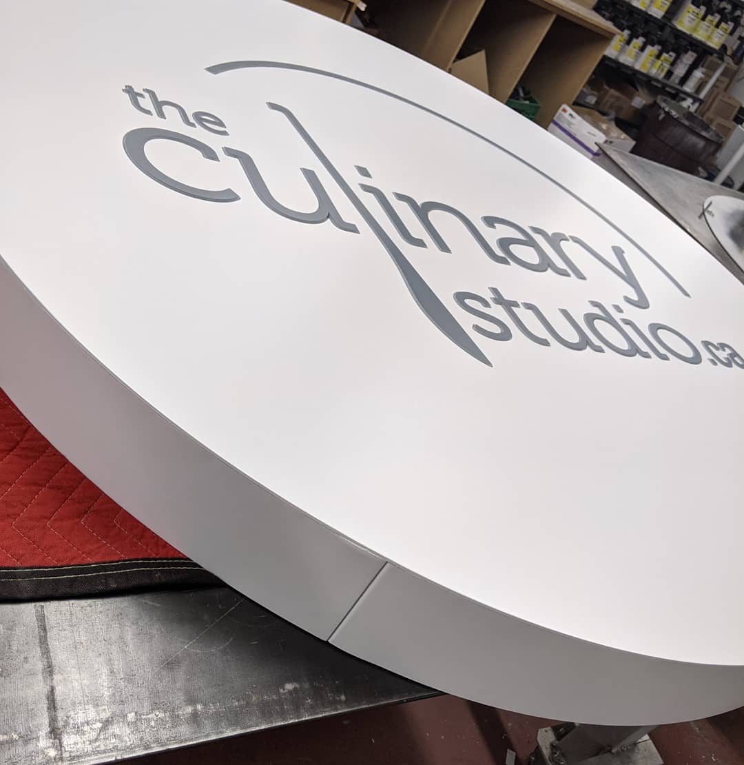 Check out the new sign for @thestudiokw! Our team installed it at their new home on: 105 Lexington Rd, Unit 19, #Waterloo. 🍴
.
.
.
#signs #shoplocalkw #virtualcookingclasses #signmakers  #waterlooregion #signinstallation #march2021 #smallbusiness