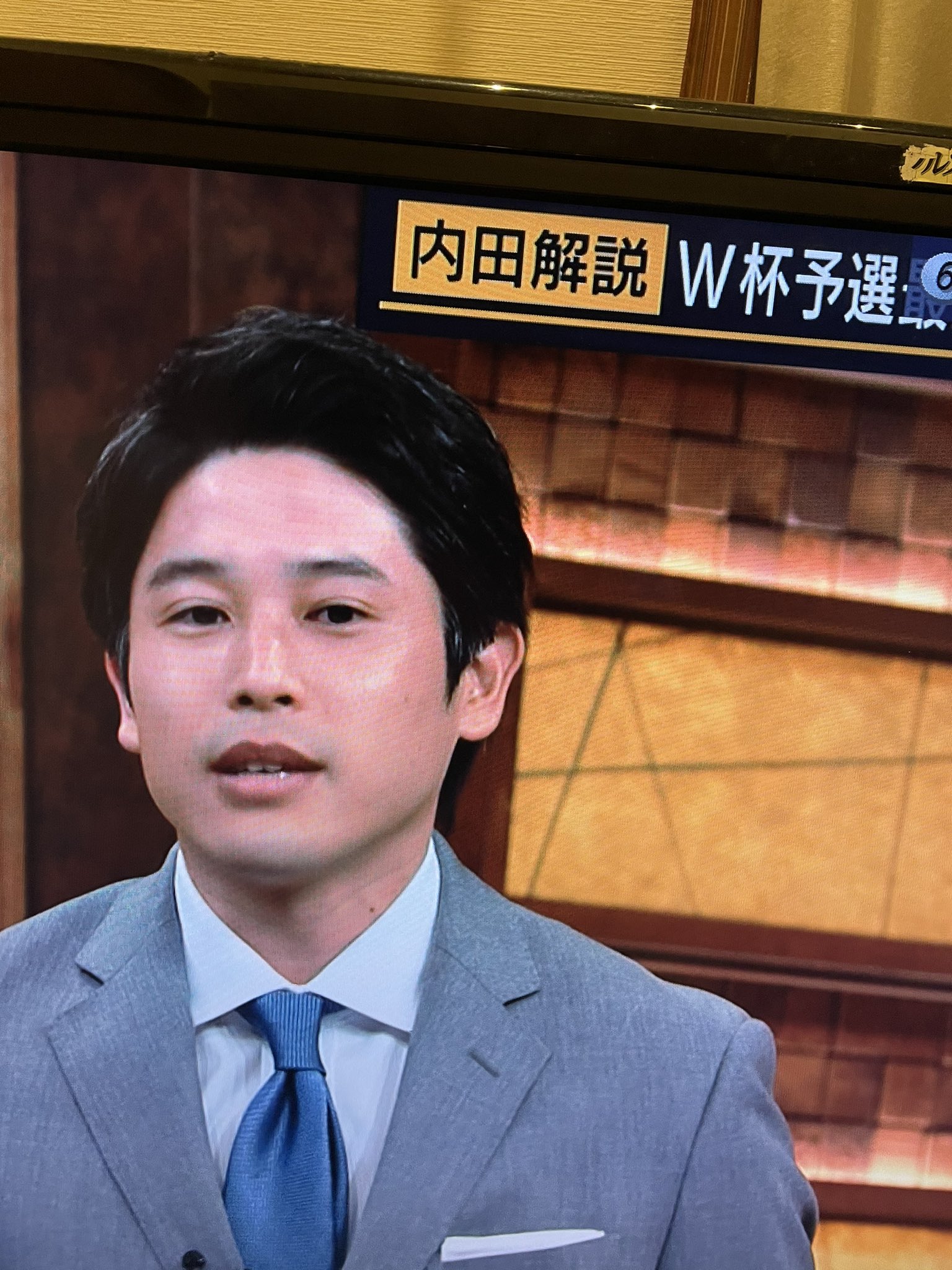 تويتر 前田洋佑 على تويتر あつとはスーツもカッコ良い 現場が1番似合うけど こうゆう他のスポーツ見る機会も絶対良い サッカー 内田篤人 インテリ系 報道ステーション スポーツ キャスター T Co Hsdyzryw3u