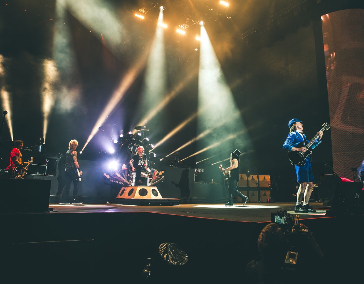 Happy Fn birthday, Angus!