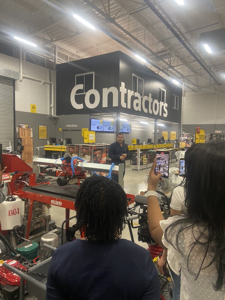 TheGuide_Mag's tweet photo. .@BuildersSA and Owen Hannie invited the Guide Team to an exclusive DIY experience 😁 #BuildersMidrand #BuildersDIY https://t.co/XFa9Nsc3jz