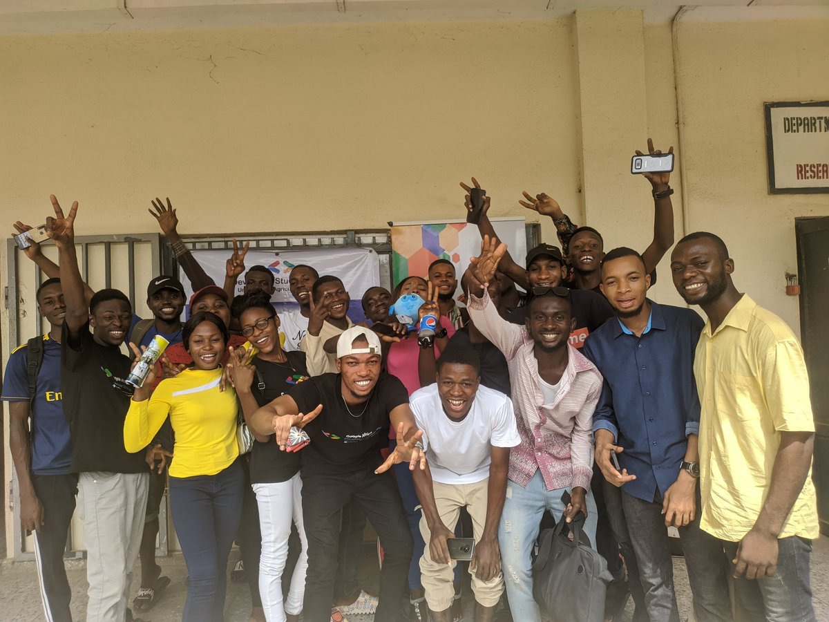 GDGMakurdi's tweet image. Moments from our #FlutterEngage Extended event in collaboration with @dscfuam.
#flutterdev
