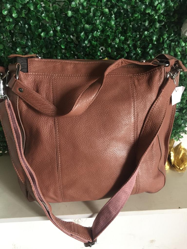 bagplusshop's tweet photo. This large capacity leather handbag is just #6,500. 

We love to help you slay on a budget.

#Bagplusshop #Boycott #9thofapril #congratulationsnengi #BuhariMustGo https://t.co/kF2rgLoIh1