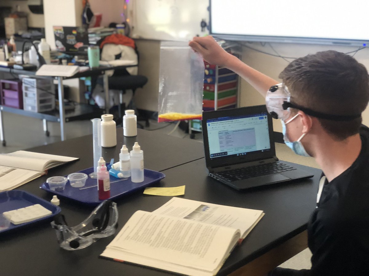 Robynlv's tweet photo. Exploring evidence of chemical reactions #SidewaysScience like magic only real. https://t.co/1vkn5rotWr