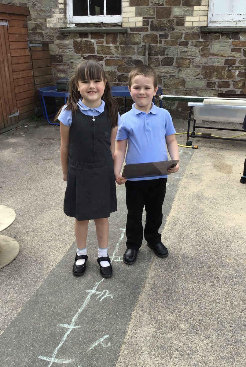 ***YEAR 1*** Year 1 completed some fun outdoor maths today and created some fantastic chalk number lines! They used their number lines to help them to add numbers together by jumping! @KLacademytrust #outdoormaths #Maths #numberline #adding