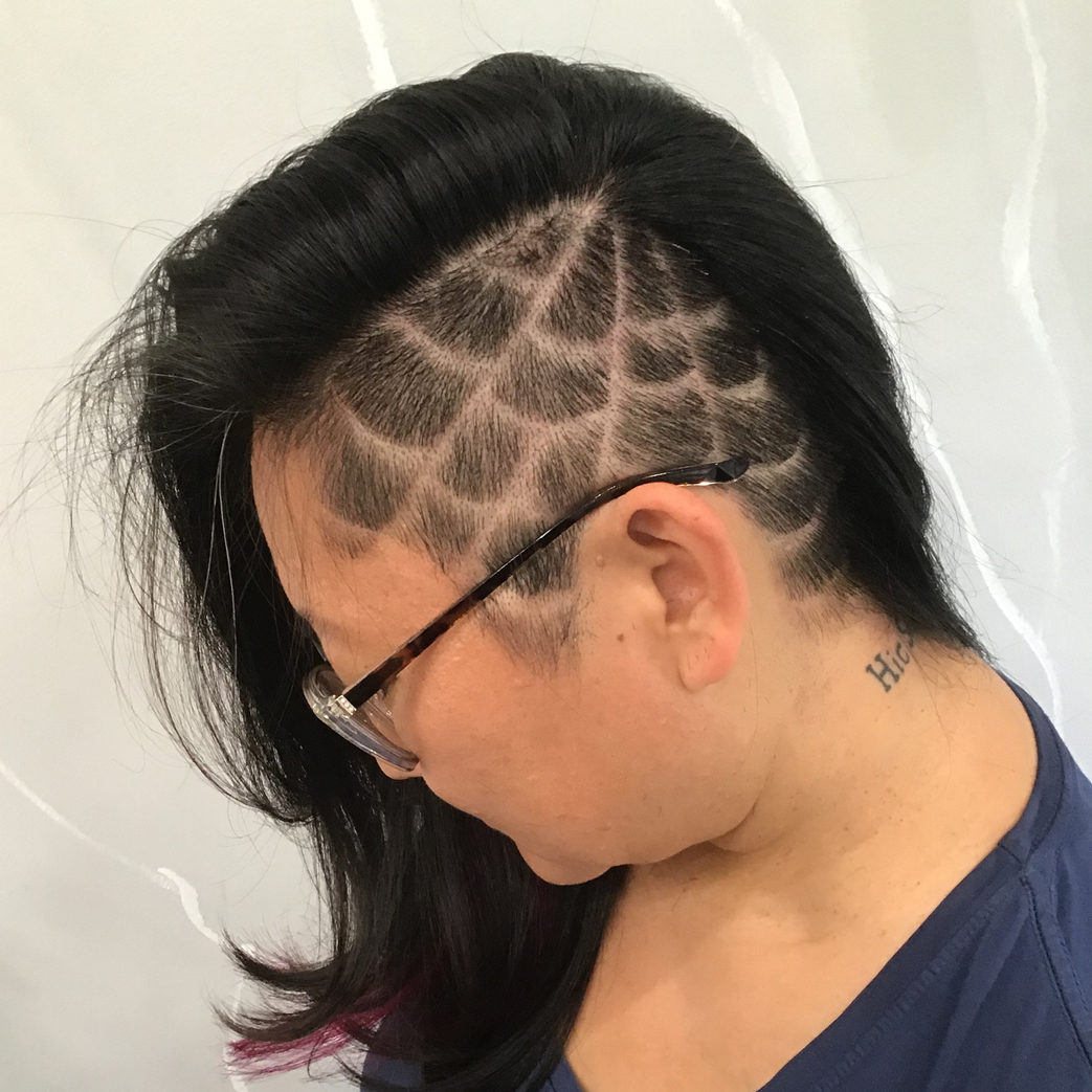 alyasalonva's tweet photo. My spider senses are tingling. We just had to put this photo on the WEB. 🕸🕷Cut by Tammy   #shorthairdontcare #bobcuts #Shorthairlife #funcuts #pixiecut #pixie #pixiehaircut  #shorthairideas #shorthairlove  #razorcut #shorthairstyles #longbob #nothingbutpixies #undercut https://t.co/rmOiWYslTk