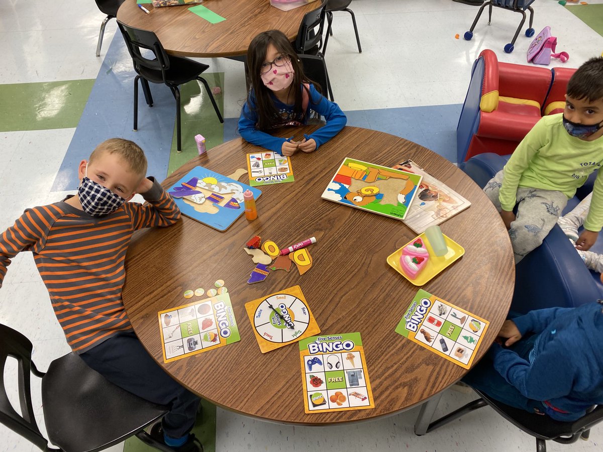 qudsia40's tweet photo. ⁦@MillersKinder⁩ Ask us about our 5 senses Bingo we played today!!! https://t.co/qN2i5gVouR
