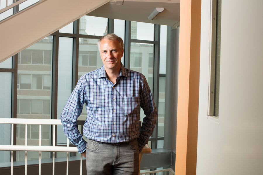 Koch Institute at MIT (@kochinstitute) on Twitter photo Matthew Vander Heiden, MIT professor of biology and a pioneer in the field of cancer cell metabolism, has been named the next director of MIT’s Koch Institute for Integrative Cancer Research. 
news.mit.edu/2021/matthew-v… Matthew Vander Heiden, MIT professor of biology and a pioneer in the field of cancer cell metabolism, has been named the next director of MIT’s Koch Institute for Integrative Cancer Research. 
news.mit.edu/2021/matthew-v…