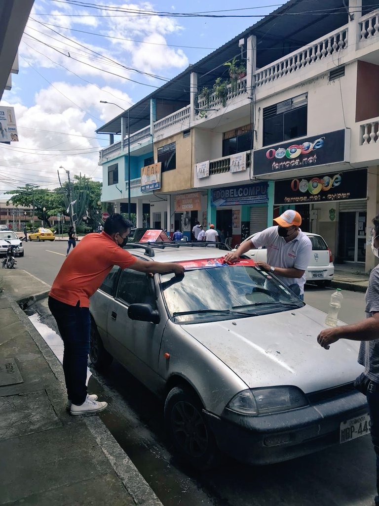 DianaAvellanEc's tweet photo. ¡Cantón Bolívar presente en la segunda vuelta!
Seguimos junto a nuestro equipo de trabajo llevando el mensaje de #Esperanza de @ecuarauz y @rabascallcarlos a cada rincón de mi lindo Manabí. ☝️🧡

#AndresArauzPresidente2021 
#RabascallVicepresidente2021 https://t.co/nAJgIhnIuW