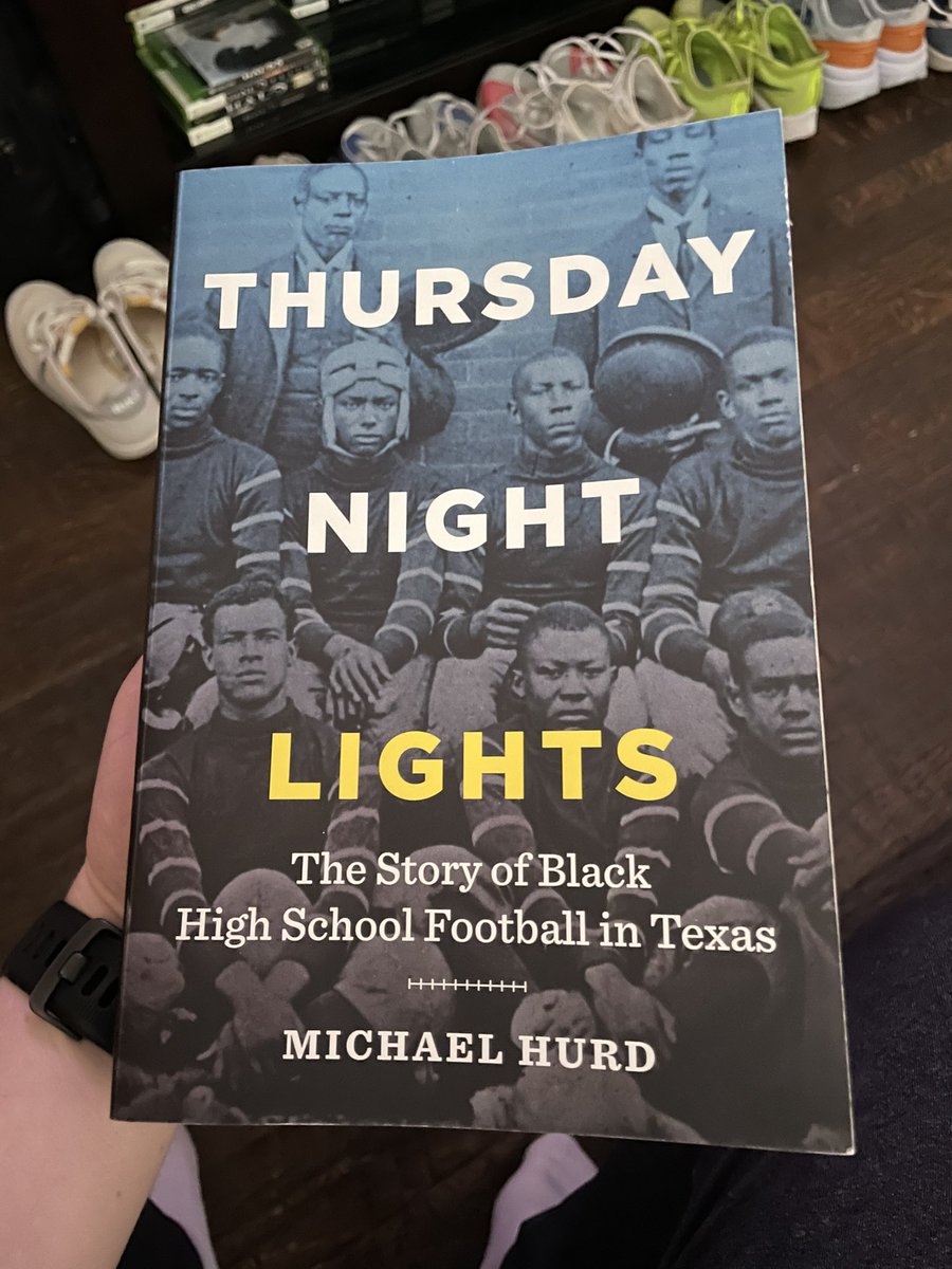 UncleFraz's tweet photo. I bought Thursday Night Lights a year ago, and lately it’s been my way of stimulating my brain and finding focus again. Excellent and fun read.
This paragraph made me chuckle, track times have and will always matter to guys at the next level. ➕
⏱ | #txhsfb https://t.co/jHk4wvotv2