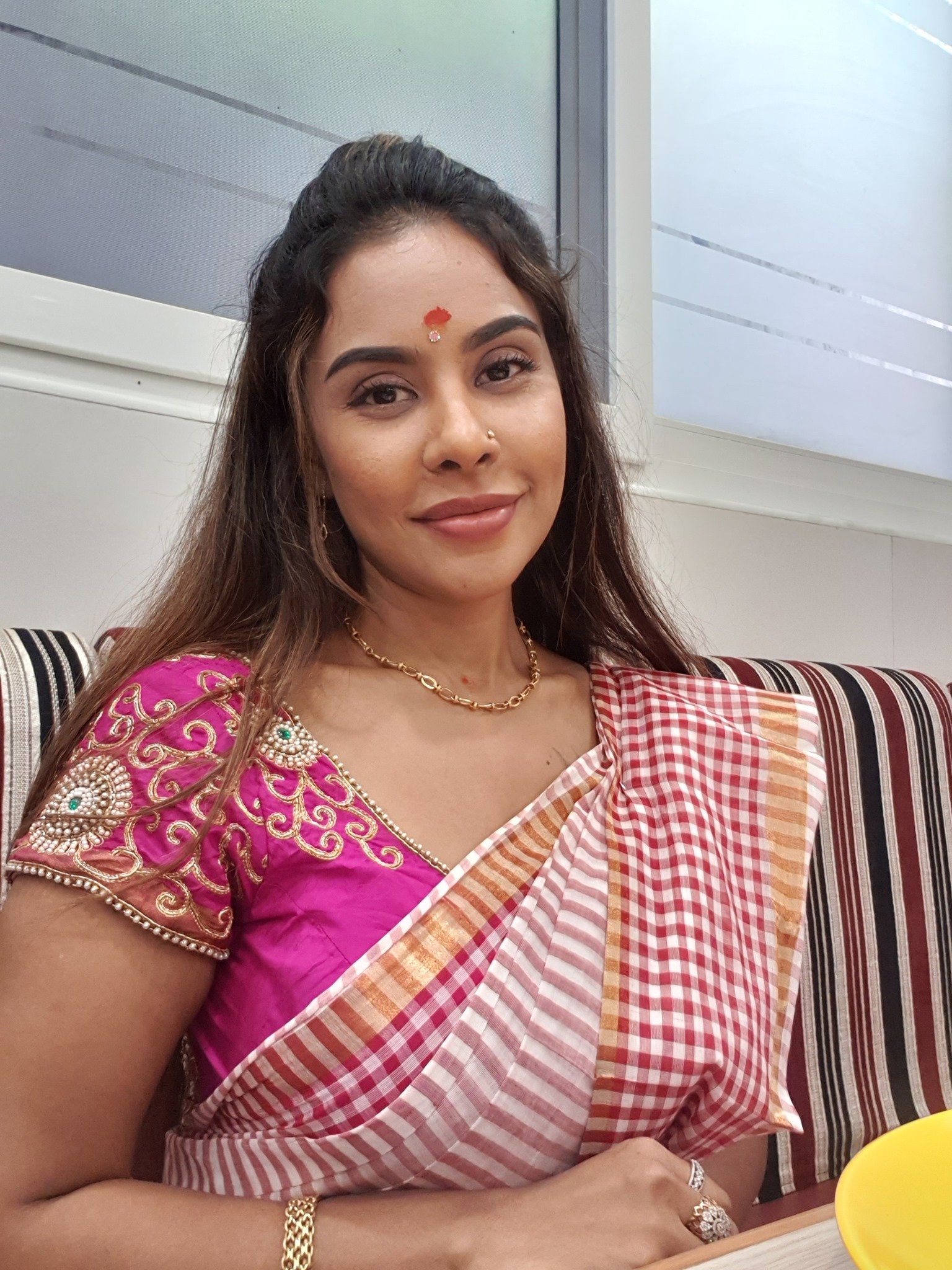 Sri Reddy on Twitter: "Love 💘 to b a Tamil, Malayali, Kannada, Telugu  Ponnu 💋 #SriReddy https://t.co/KRnP1MTarD" / Twitter