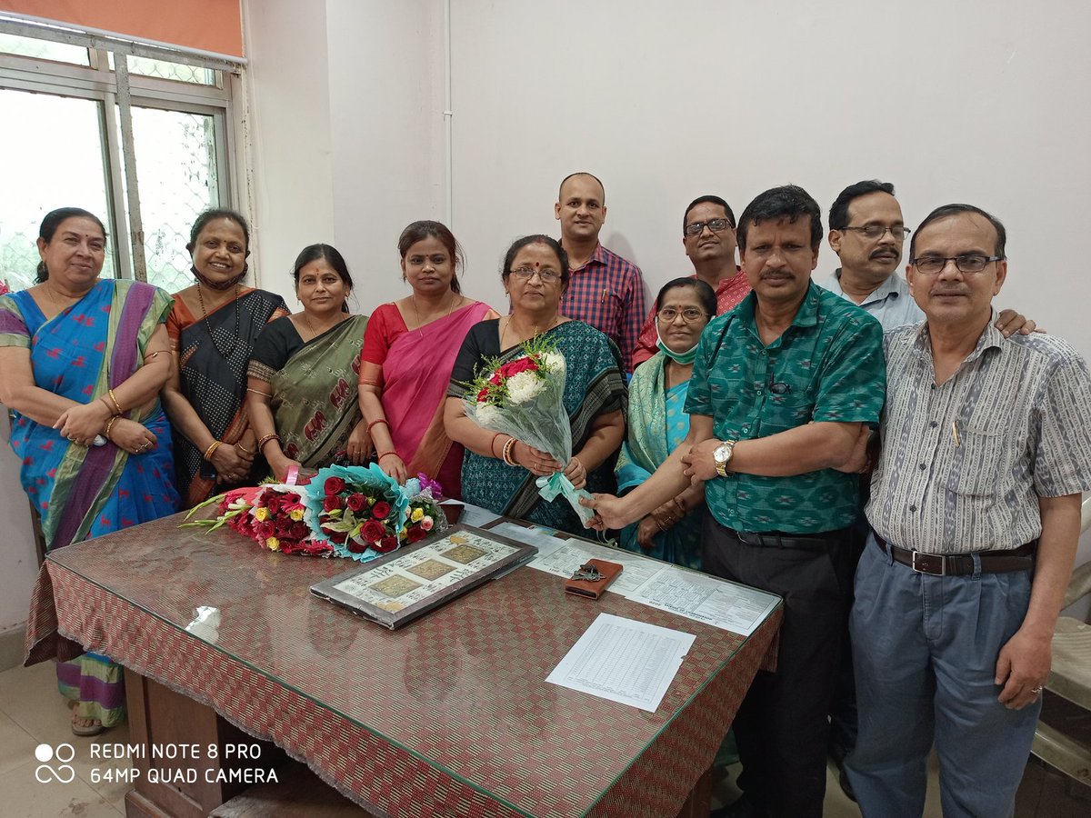 AssociationOes's tweet photo. OES association remembers the contributions of  two loving officers ,Shri P.K Joshi and Dr. Shipra Naik on their Superannuation day and praying Lord Jagannath for a happy ,healthy and peaceful life.... https://t.co/jCY4xcW4uO