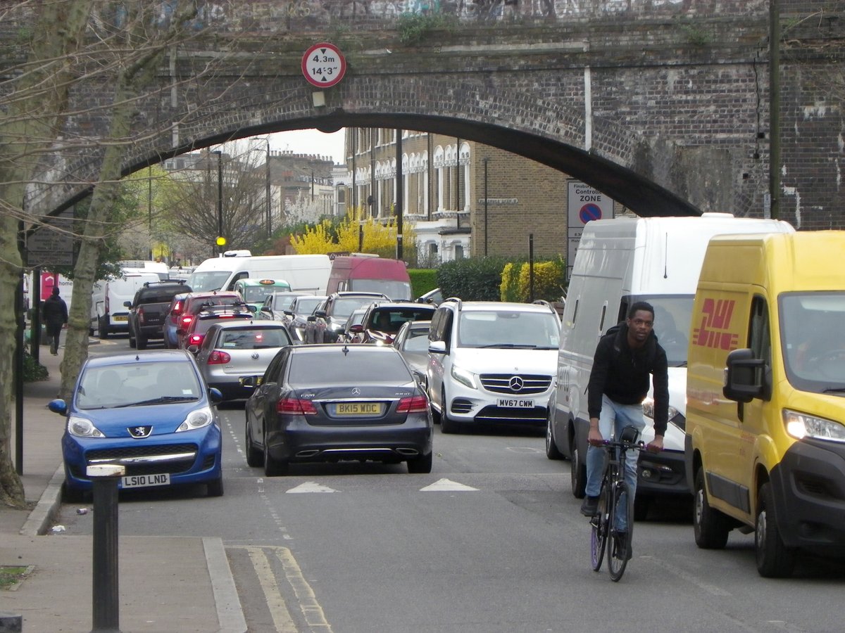 Clive_Carter's tweet photo. @HarringayBirder @haringeycouncil 🚘 UPPER Tollington Park, London N4, at about 17:50 this evening. The tail-back runs from Finsbury Park to Stroud Green Road. Cyclists making better progress amongst the polluting fossil-fuel burners. The Council does not encourage car ownership; however, they *enable* car use. https://t.co/7xmcAlOQkw