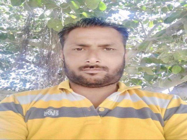 Kisaanico's tweet photo. Farmer Lakhvir Singh has passed away at Tikri Border. He had a heart attack and was part of the #FarmersProtest since February https://t.co/p8Mb5lRnVn