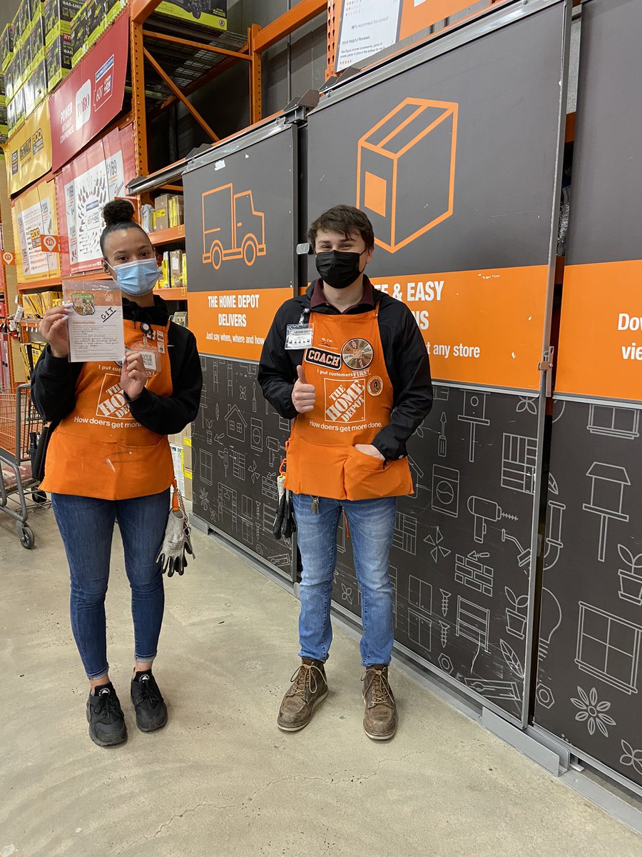 Celebrating Kiara this morning for her personalized customer service she delivers everyday!!! #GetInvolved <a href="/Katie_S_Slack/">Katie Slack</a> @Bselch @365THD