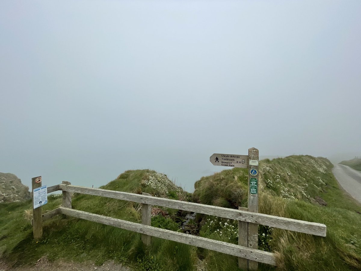 MoylegroveCG's tweet image. 🚔 Team out again today on Safety Patrols. Reduced visibility with the Coastal Fog! 🌫

Please remember to #BeCoastSafe if you’re going to the coast this week and over the #Easter weekend. 🥚 🏖️

Emergency at the coast, call 999 and ask for the Coastguard - we're #AlwaysOnCall.