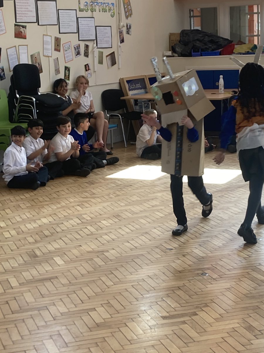 Ashwoodspencer4's tweet photo. Today, Year 4 had a fashion show to show off their up-cycled creations. @RuPaul, what do you think? #fashion #enviornment @satrust_ https://t.co/YL4Ivg5tLa