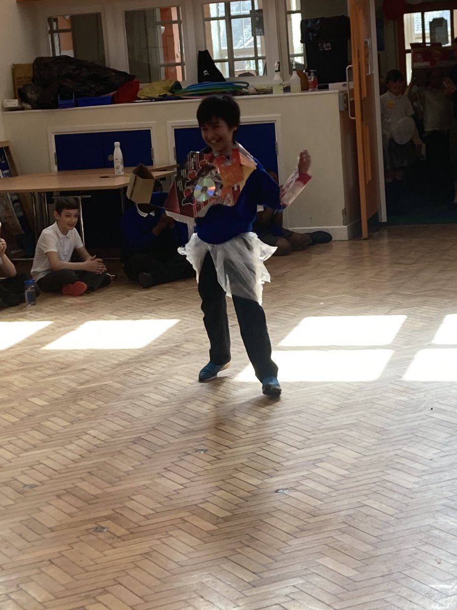 Ashwoodspencer4's tweet photo. Today, Year 4 had a fashion show to show off their up-cycled creations. @RuPaul, what do you think? #fashion #enviornment @satrust_ https://t.co/YL4Ivg5tLa