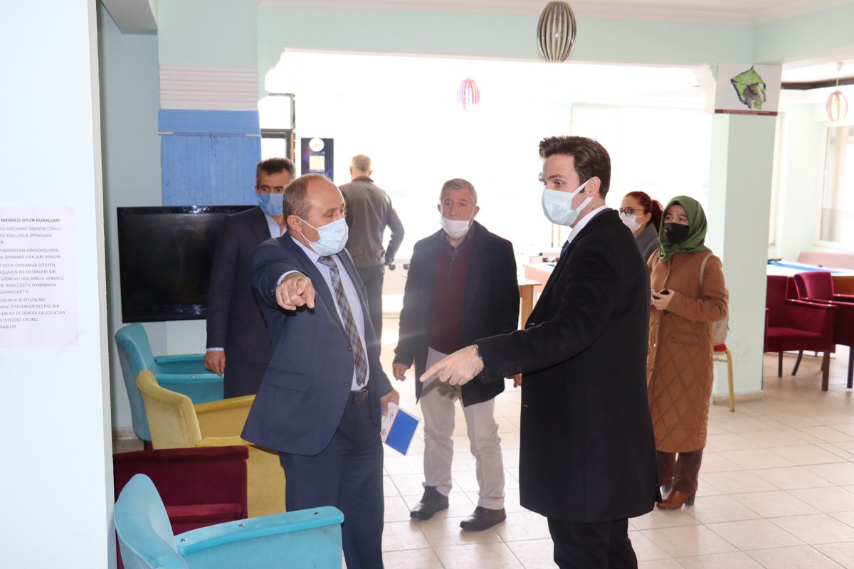 hocalarkke's tweet photo. Kaymakamımız Tunahan NAS ve Belediye Başkanımız Ali ARSLAN beraberindeki heyetle birlikte Kadın Kültür Evi binamızda projenin son durumu ile ilgili bilgiler alarak incelemelerde bulundu. @gokmen_cicek_ @sumeyra_cicek_ @nurullahkaya45 @nastunahan @HocalarBLD @afyonkulturevi https://t.co/zMVyqM6LnD