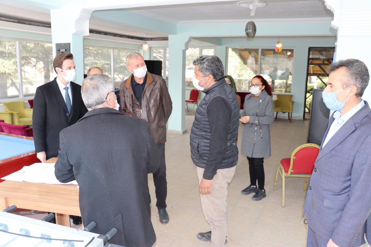 hocalarkke's tweet photo. Kaymakamımız Tunahan NAS ve Belediye Başkanımız Ali ARSLAN beraberindeki heyetle birlikte Kadın Kültür Evi binamızda projenin son durumu ile ilgili bilgiler alarak incelemelerde bulundu. @gokmen_cicek_ @sumeyra_cicek_ @nurullahkaya45 @nastunahan @HocalarBLD @afyonkulturevi https://t.co/zMVyqM6LnD