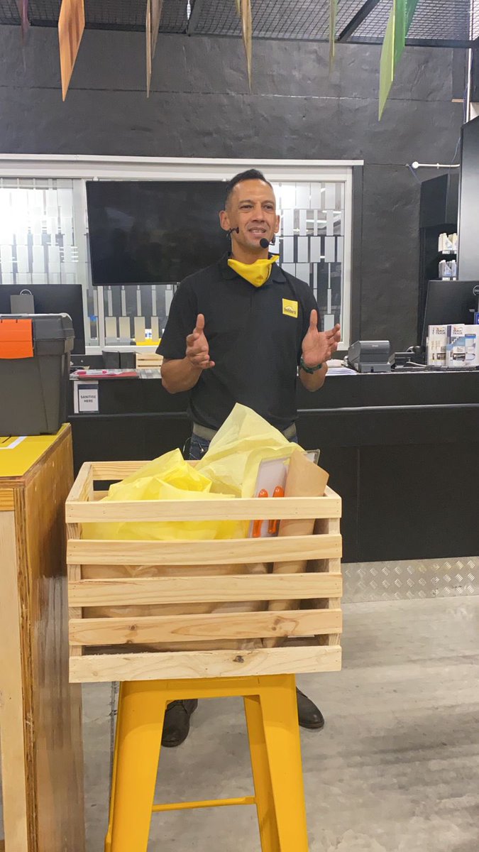 TheGuide_Mag's tweet photo. .@owenhannie takes us through the @BuildersSA fundamentals of DIY and the important tools any “#DIYER“ needs. #BuildersMidrand #BuildersDIY https://t.co/xvmpVtXiHQ