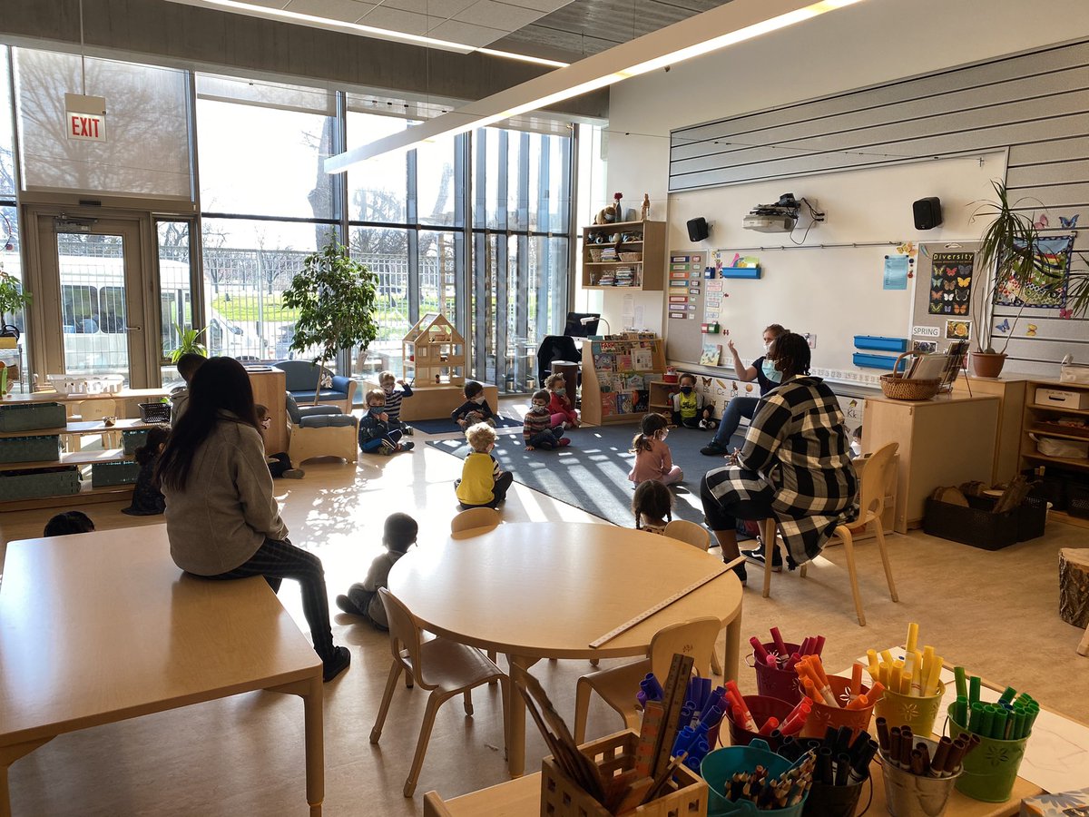 UCLS_ESH's tweet image. Learning in socially distanced class meetings. Making it work, COVID style. #eshlab #uclskids