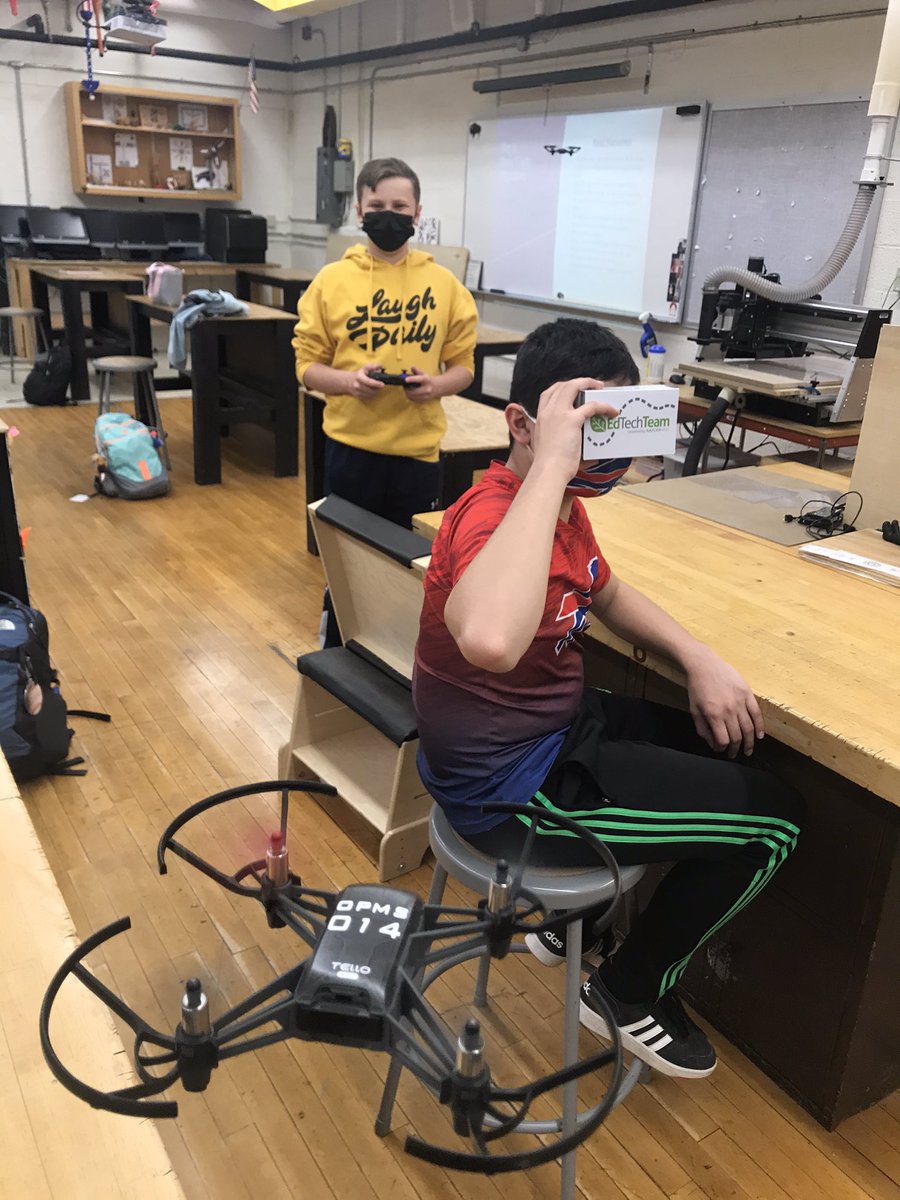 opmstech's tweet photo. 7th grade Tech students celebrated their last day of Quarter 3 by flying drones as an introduction to 8th grade Tech. #socialdistancingcanbefun #VR #telloedu @DJIGlobal https://t.co/kyD5Esm88X
