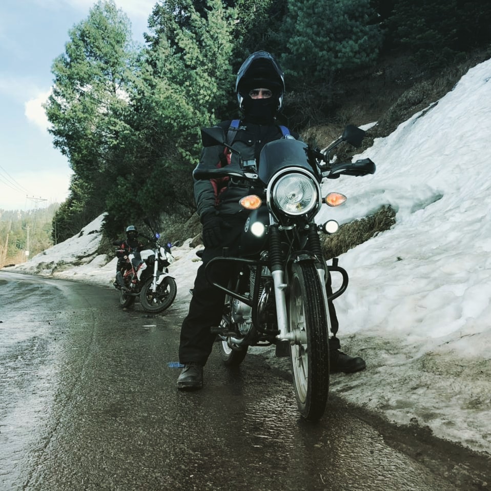 _Muddys's tweet photo. NATHIAGALI MOTORCYCLE RIDE

#SundayFunday #flashh_pakistan #ls2helmets #probiker #Suzuki #suzukigs150se #explorePakistan #dawnimages #margallahills #riders #bikersofinstagram https://t.co/OExBAZbUUz