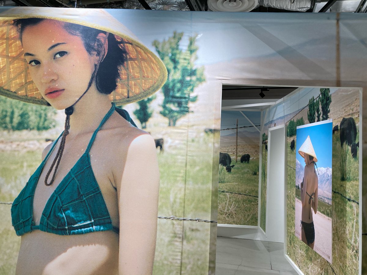 hang_akusan's tweet photo. 昨日、渋谷に用事あったから隙間にPARCOで水原希子さんの写真展見た。
いやー、よかった。美しい。なんか心洗われるというか。
エロじゃないんだよね。なんか突き抜けてて。いやよかった。また見たいくらいよかった。 https://t.co/oWzNBiLxz3