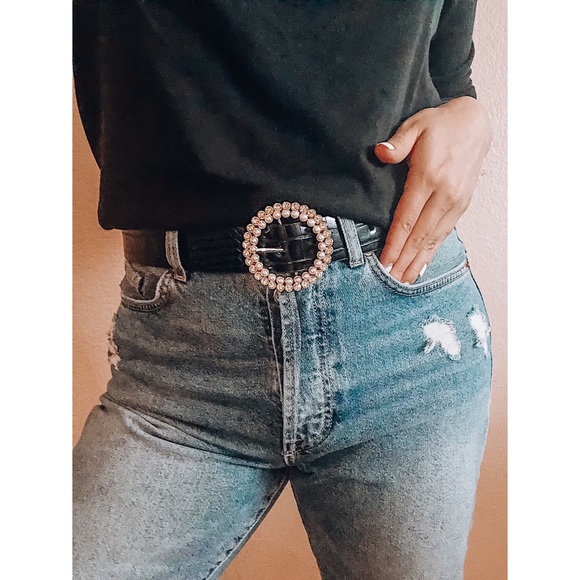 good2Bthrifty's tweet photo. So good I had to share! Check out all the items I'm loving on @Poshmarkapp #poshmark #fashion #style #shopmycloset #aprilreign #anthropologie #saucony: https://t.co/oJz4pei3c0 https://t.co/vQKvl6bw0v