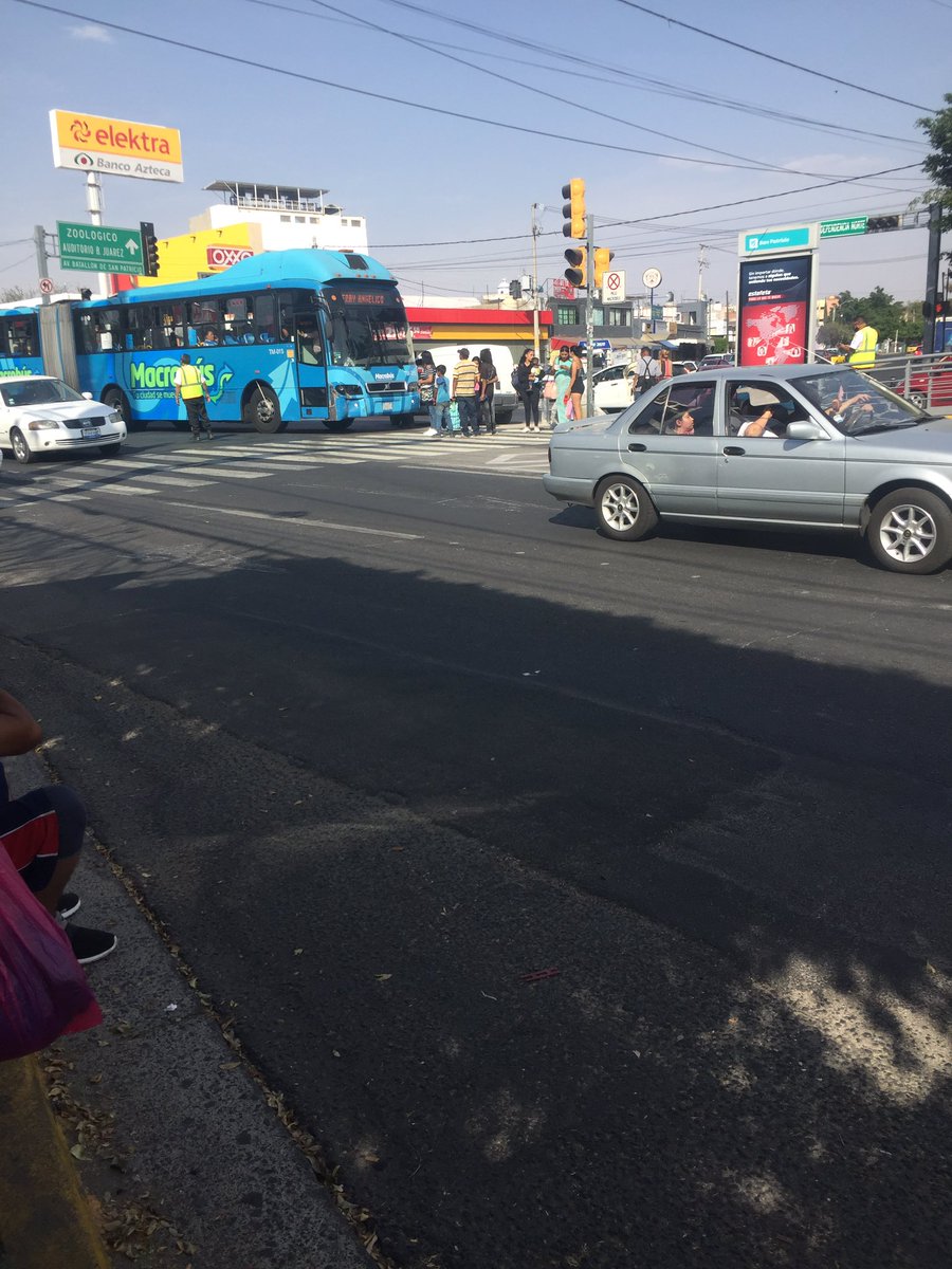SoyEseMejia's tweet photo. @Trafico_ZMG choque del Macrobús en av. batallón de san Patricio y la calzada. https://t.co/hj3qxrSRex