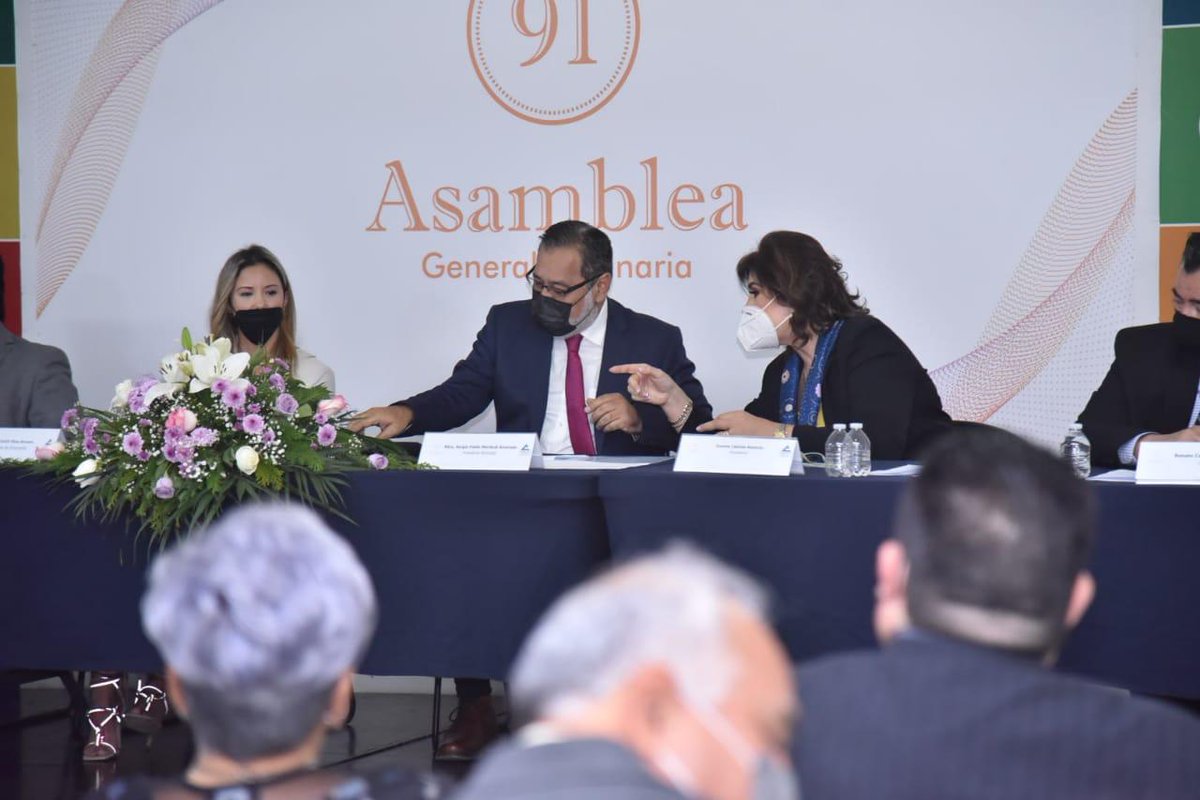 EconomiaSonora's tweet photo. Ivonne Llamas toma protesta como Presidenta del Comité Directivo de Canaco Obregón.
En representación del Secretario @jvidal estuvo presente @TereIDB
¡Enhorabuena! 👏 https://t.co/Z3K4yLGmF2