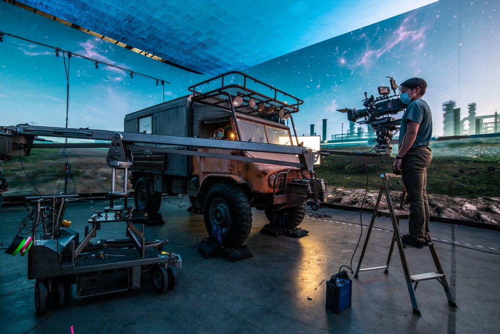 XrStage's tweet photo. This past year, #XRStage filmed a VR project with pandemic consideration. We pride ourselves in complying with the most up to to date COVID protocols at our studio to ensure that health and safety is the utmost priority!

#virtualproduction #XRStage #xrfilmlocation #LED #VFX https://t.co/901x7G5ZmC