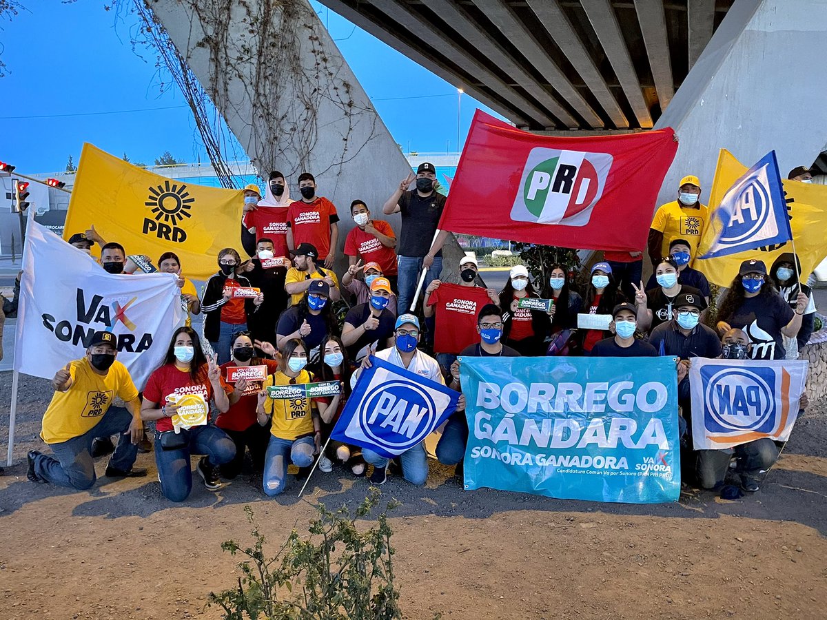 gabinognieto's tweet photo. Se siente el ánimo de las y los jóvenes de #Nogales, pues queremos una #SonoraGanadora con nuestro próximo Gobernador Ernesto Gándara. ¡Puro Borrego! 🐑 #SePuede #VaPorSonora #VaPorNogales 🔵🔴🟡 https://t.co/MGP3s6HR70