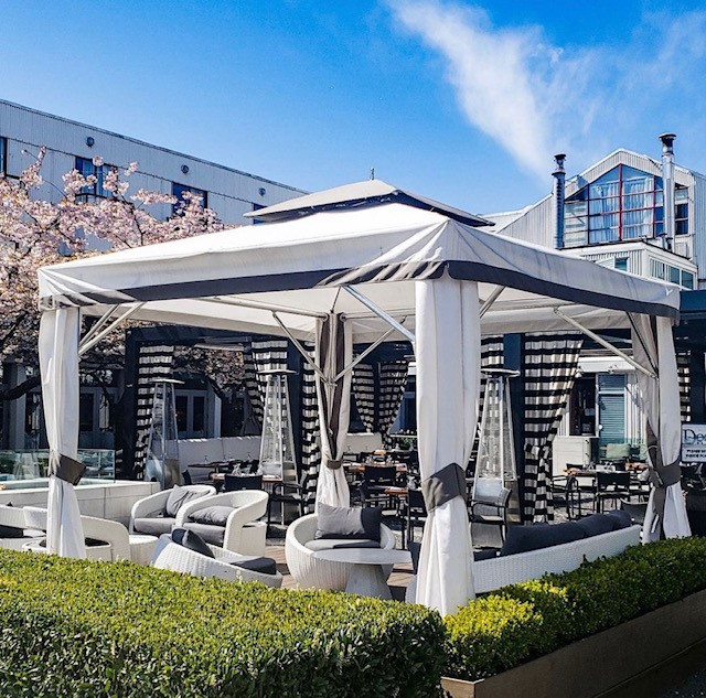 granville_isle's tweet photo. Outdoor patio seating is still available to enjoy and Granville Island boasts some of the best waterfront and picturesque patios in Vancouver. @BridgesGI @VanFishCo @eatDockside  @The_Sandbar @granvillebeer @popinavancouver @tracksbistro #Vancouver #supportlocal https://t.co/PmC53DxOqV