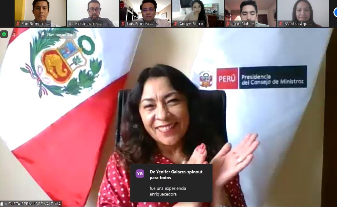 yolamtzm's tweet photo. Un merecido reconocimiento de @VBermudezV, al gran liderazgo de @mchocobar y al increíble trabajo de todo el equipo de @PeruPaisDigital, que impulsaron ejercicios de innovación pública para mejorar el diseño de servicios centrados en la ciudadanía. #Solveathon #CADEDigital https://t.co/XgIp2BO0oe