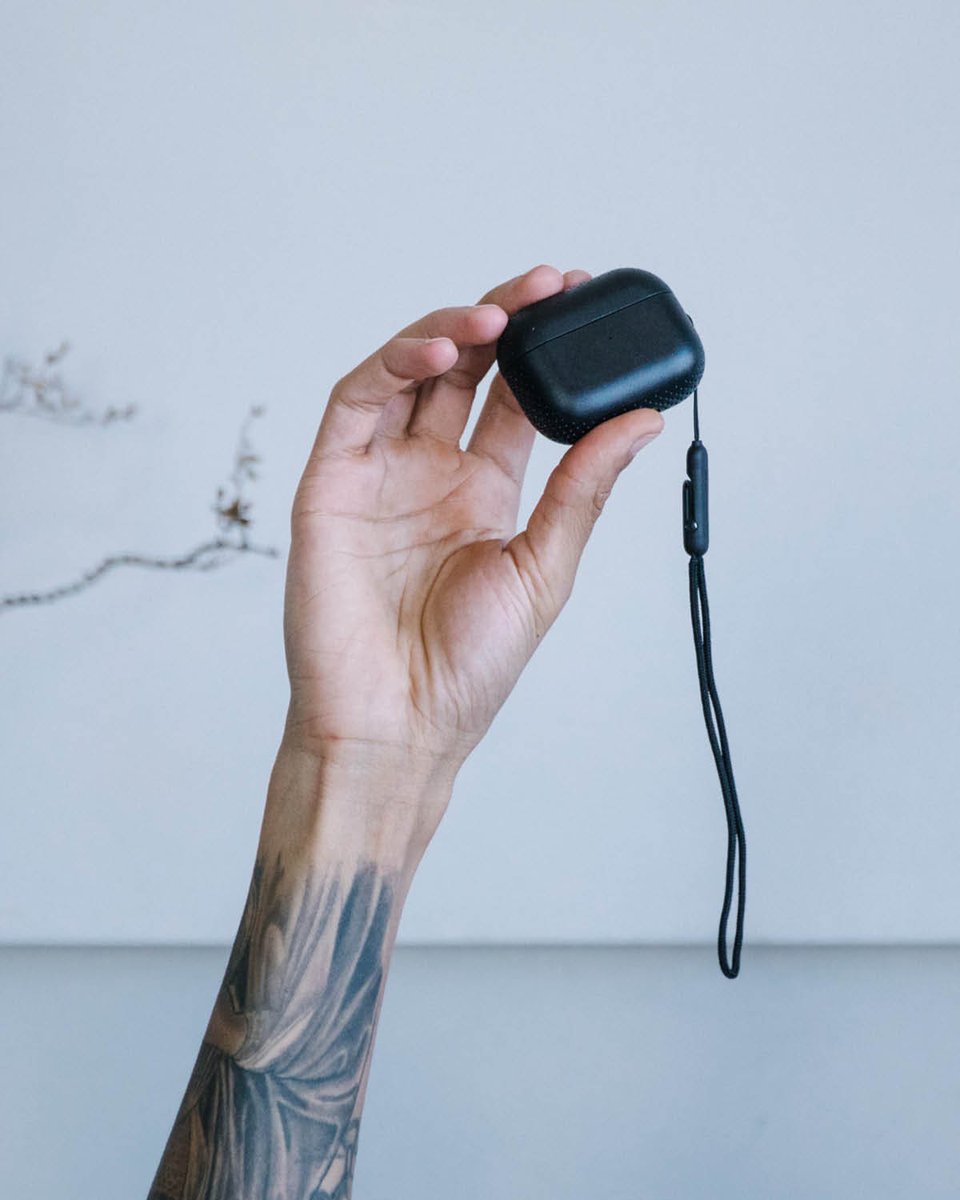 goincase's tweet photo. Dual-layer protection for your AirPods, antimicrobial protection for you. #ReformSport https://t.co/dMT1AXldhG