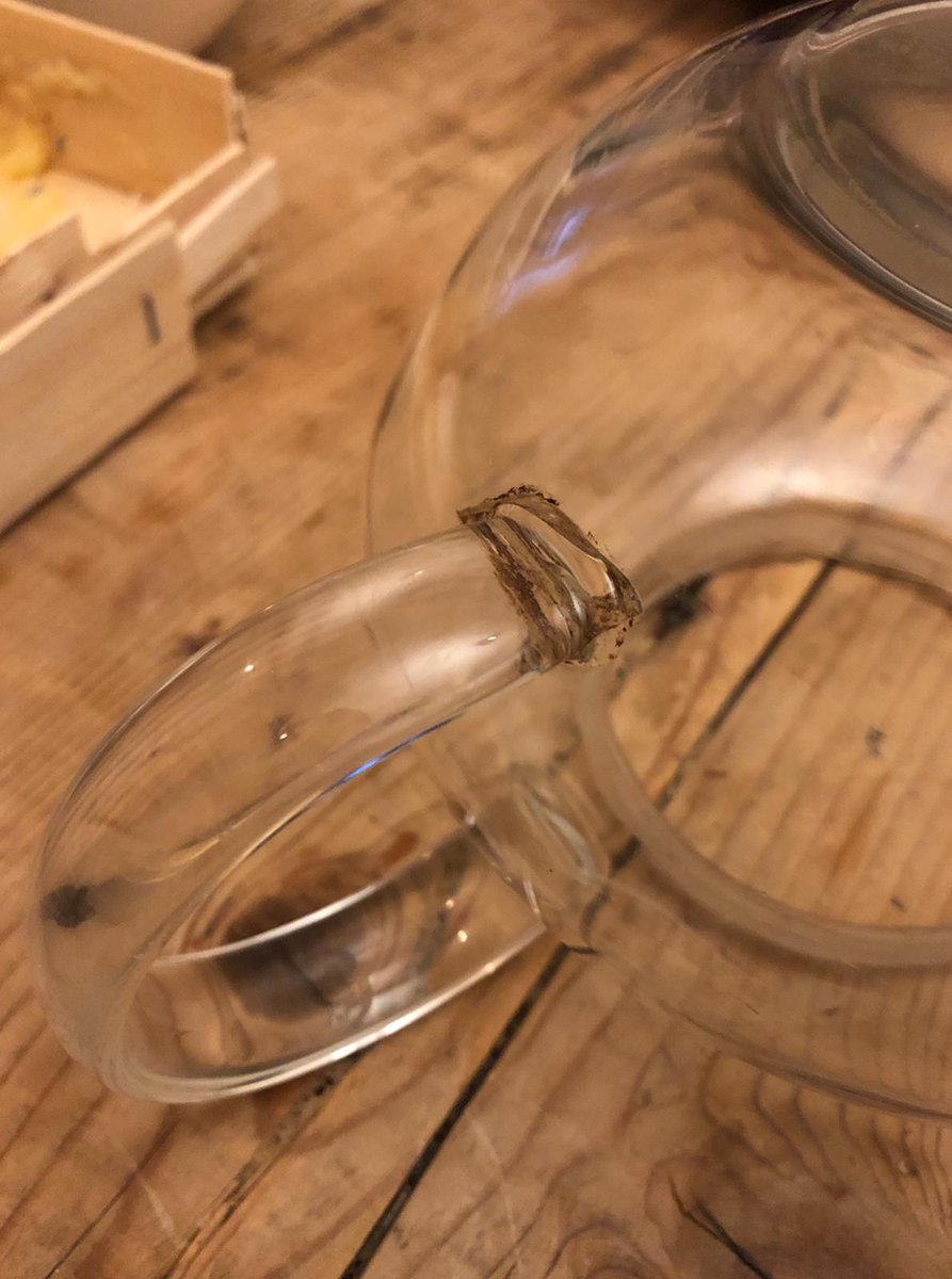 Cosmo_Sanderson's tweet photo. @whittarduk I private messaged you (but got no response) about a Pimlico teapot I bought from your Brighton store as a Christmas present that is already cracking at the handle. Really disappointing after only a few months use for the money. Would you consider an exchange? https://t.co/EcrxMHLzKO